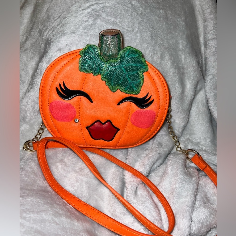 Betsey Johnson  pumpkin crossbody bag